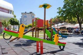 Нови съоръжения на детската площадка