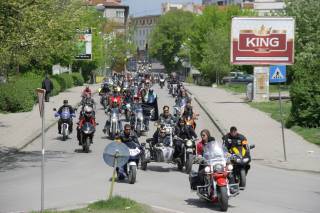 /ВИДЕО ВЕЧЕ/ В лесопарк &quot;Бакаджик&quot; край Ямбол се провежда 21 рокерски събор, над 3500 мотористи
