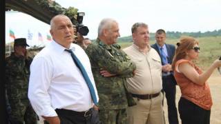 Министър-председателя Бойко Борисов, Министърът на отбраната Красимир Каракачанов и