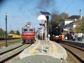 Пътническият влак № 80121 от Ямбол за Бургас се запали