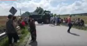 Хора от Боляровско излязоха на протест и затвориха пътя към селата /ДОПЪЛНЕНА/