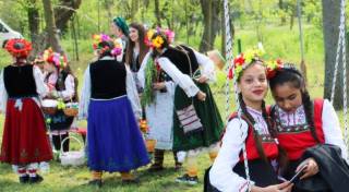 Продължават празниците на Община Тунджа, в село Генерал Инзово се събраха