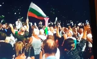 И вчера на протестите в София имаше ямболска група.