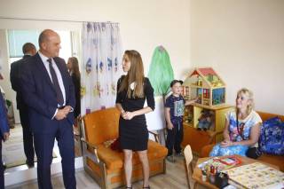 Министърът на труда и социалната политика Бисер Петков беше на посещение в Ямбол