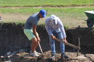 Археолози разкопават римска сграда