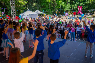 Приказни герои, забавни танци, много балони и още изненади за децата на 1 юни в Ямбол