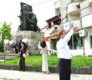 Започнаха честванията на двойния празник