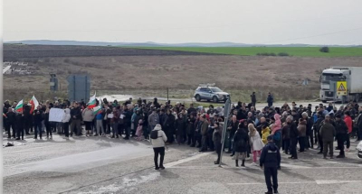 Спешно трябва да се ремонтират 16 км от пътя Ямбол – ГКПП „Лесово“, заяви областният управител на Ямбол Георги Чалъков
