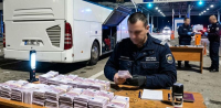 Митническите служители на Митнически пункт Лесово задържаха недекларирани 150 000 евро