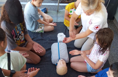 НАЧАЛО НА ЛЯТНО УЧИЛИЩЕ ПО ПЛУВАНЕ И ПРЕВЕНЦИЯ