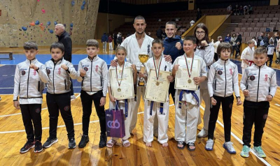 Три златни медала за възпитаниците от клуб по Карате-киокушин „Дойчев 2020“ - Ямбол
