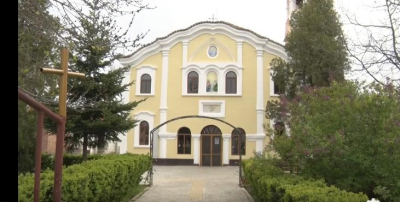 Днес - &quot;Петдесятница&quot; е храмовият празник на най-старата православна черква в Ямбол &quot;Света Троица&quot;.