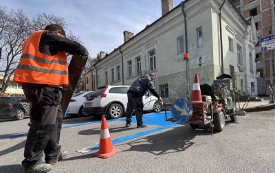 &quot;Град за всички: Община Ямбол увеличава паркоместата за хора с увреждания