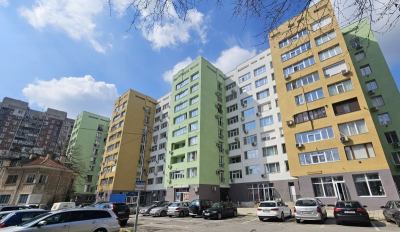 На заключителна пресконференция бяха представени изпълнените дейности по саниране на три многофамилни жилищни сгради в Ямбол