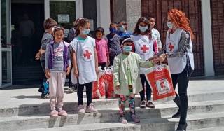 Областната организация на БЧК-Ямбол /Какво значи "деца в риск" ???/