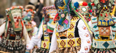 Градският парк в Ямбол се превръща в празничен център за базар „Кукерландия“ 2026