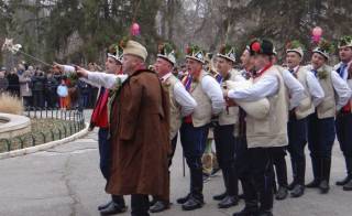 Коледуването в Ямбол тази година ще е.четири сцени в различни части на града