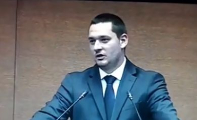 Язък, всичките бронетранспортьори ги пратили другаде. Пък щели да развият туризма...