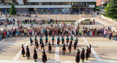 Празник на ямболското хоро събира фолклорни състави от пет края на България