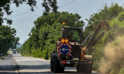 Започна разчистването на храсти по пътя към местност „Ормана“ в Ямбол