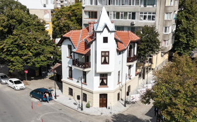 Фондация &quot;Лили Иванова&quot; предлага да изгради в Брънековата къща Културен център