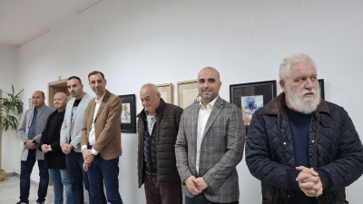 Областна администрация Ямбол посрещна 20-а юбилейна коледна изложба на художника Цветан Казанджиев