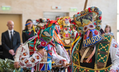 Ямбол представи „Кукерландия“ в Народното събрание с фотоизложба и кукерски благословии