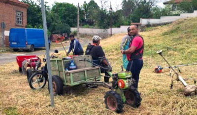 След като миналата година пожарът нахлу в селото, пред очите на пожарникарите