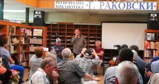 ТВОРЧЕСКА ВЕЧЕР В ЯМБОЛ