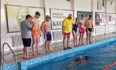 Набира кандидати за обучение в курсове за „Воден спасител на плувни басейни и водни паркове”