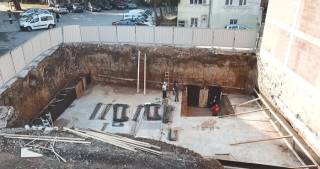 Интересно съвПАДЕНИЕ /една и съща сливенска фирма печели общ. поръчка да почиства реката. Същата строи на бвш. Славова фирма.