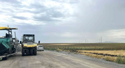 Вече полагат асфалт между Роза и Ботево...Общо за 34 км - 30 млн. лева /ВИДЕО/