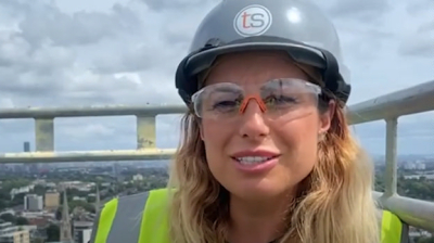 Родената в Ямбол Теодора Шанова – първата жена кранист в Лондон живее на лодка на Темза